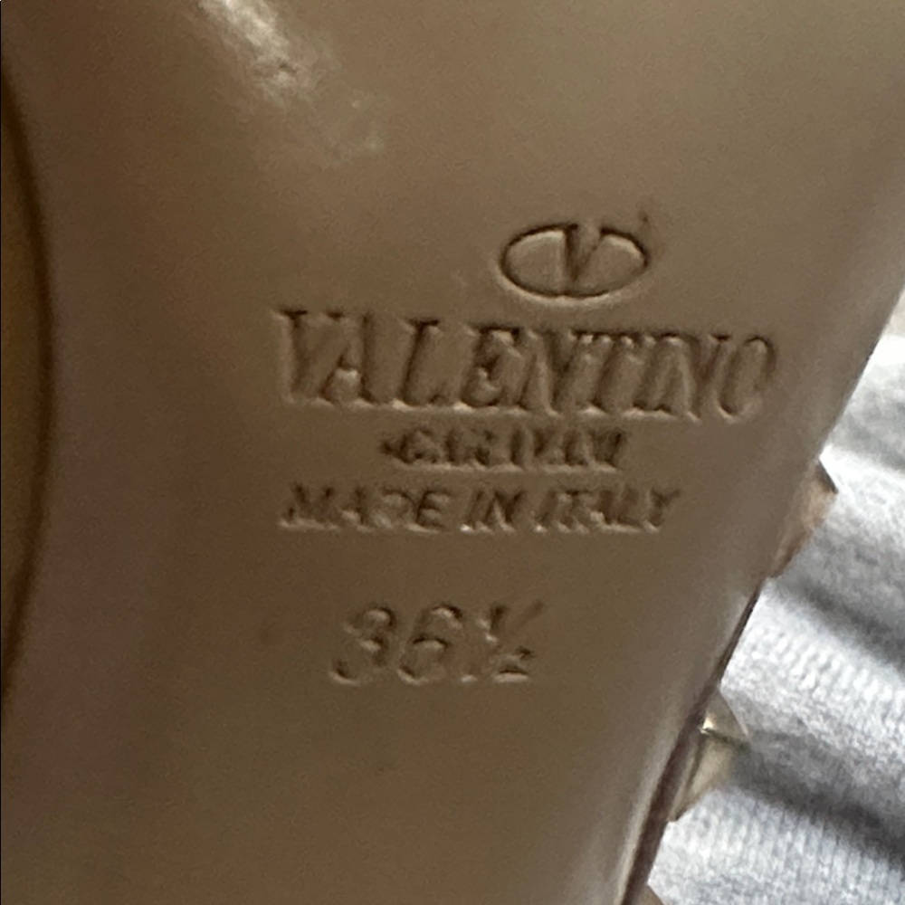 Valentino nude patent leather Rockstud strappy pointy toe heels size 36.5 - Picture 7 of 10